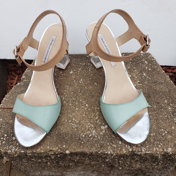 Diane Von Furtenberg Lucite Transparent Chunky Heel Ankle Strap Sandals 8M - Picture 2 of 14